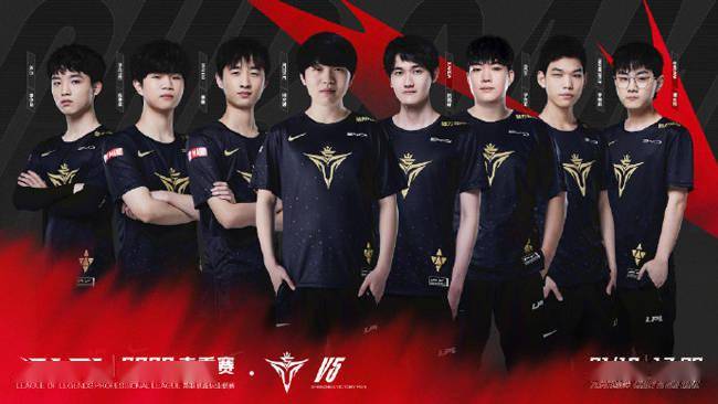 来到比赛现 来到比赛现